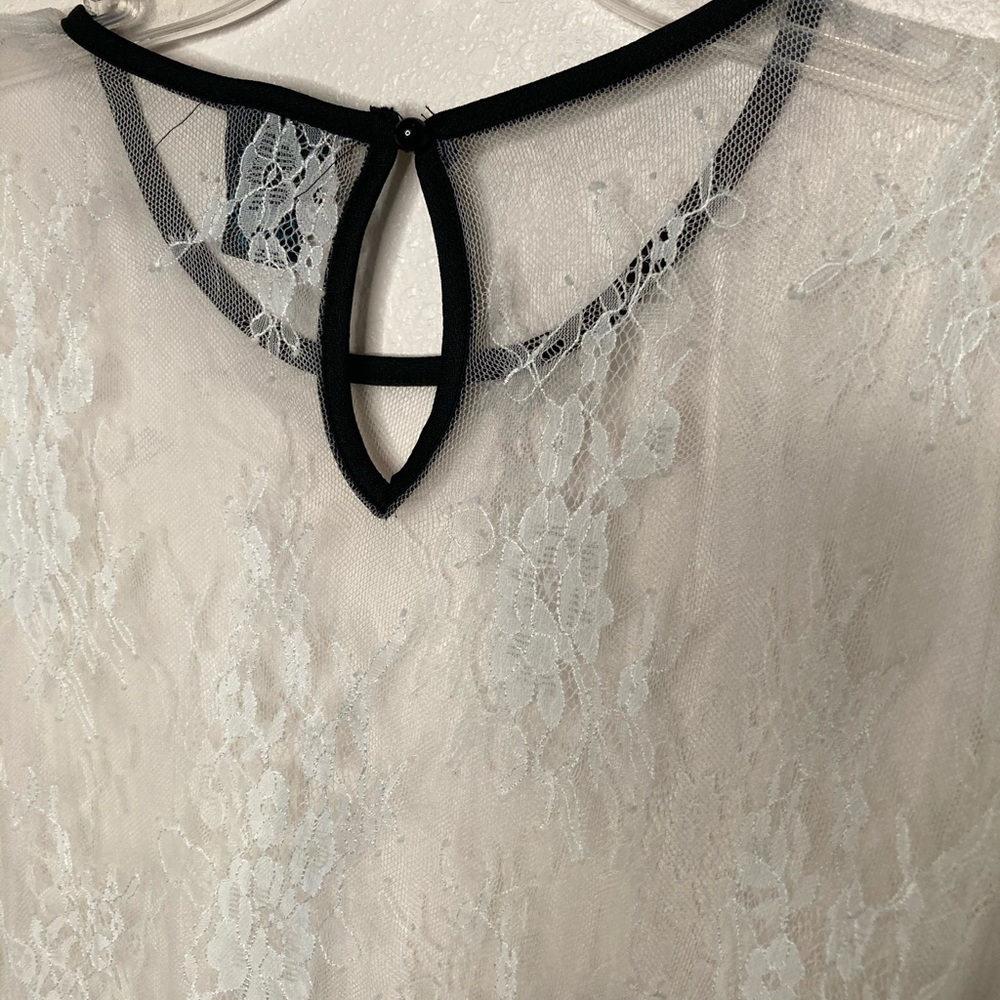 White Lace Top - Picture 4 of 4